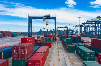 寧波貨運公司將繼續(xù)以更加開放、包容的姿態(tài)，迎接每一個挑戰(zhàn)與機遇