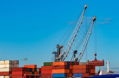 青島貨代公司，這些藍(lán)色引擎馳騁在全球物流的廣闊天地中