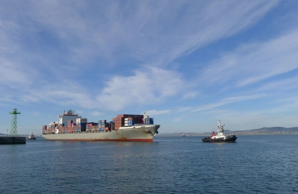 國際物流是企業全球化戰略的重要組成部分，對于企業的發展至關重要