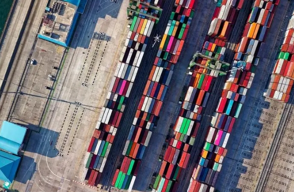 非洲貨運代理作為中非貿易的重要一環，既面臨著挑戰也擁抱著機遇