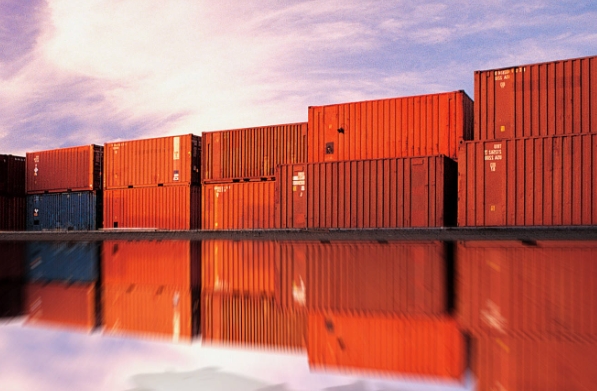 隨著科技的飛速發展， 跨國物流正經歷著前所未有的變革